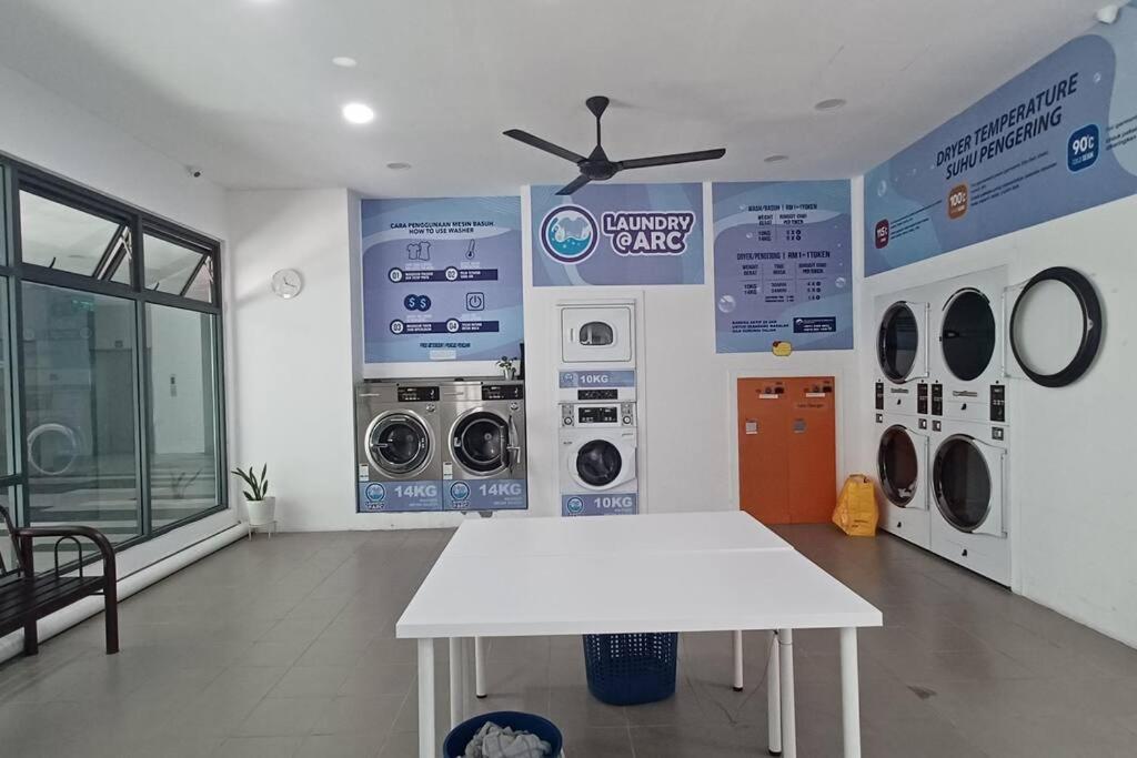 Homestay Arc Cozyhome Austin Hills 4-5Pax Johor Bahru Bagian luar foto
