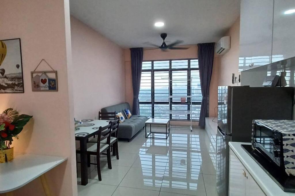 Homestay Arc Cozyhome Austin Hills 4-5Pax Johor Bahru Bagian luar foto